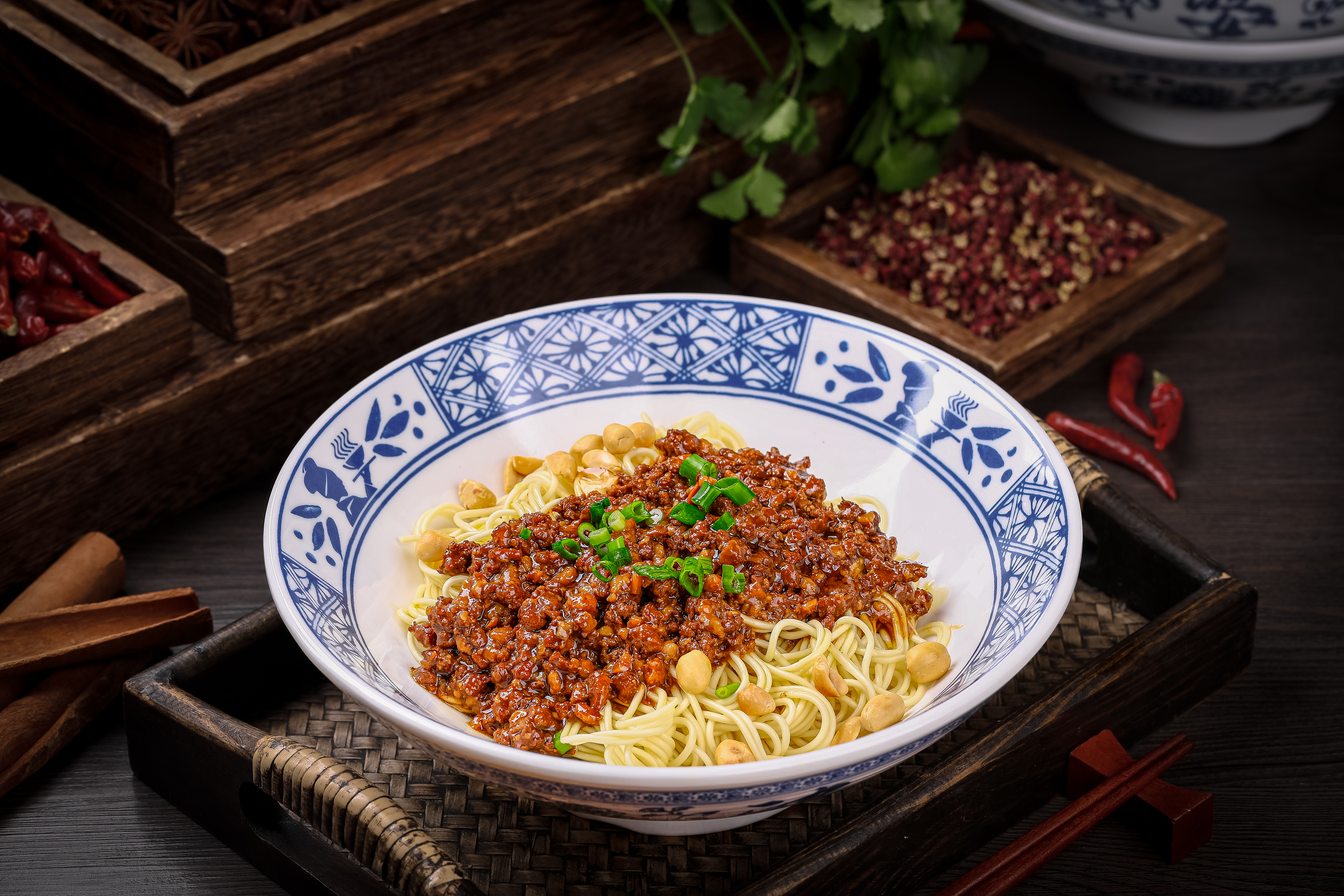 Dry-mixed pea & fried sauce noodle